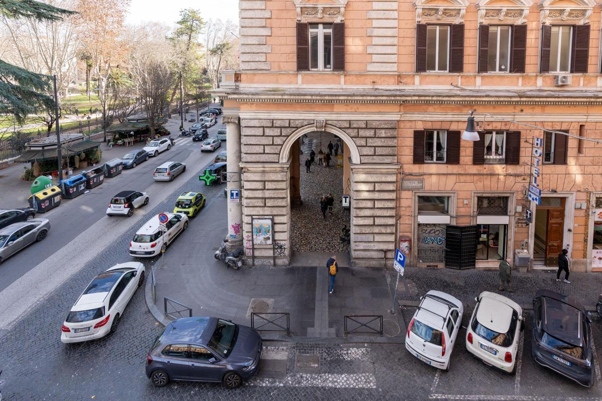 Drago D'Oro Guesthouse - Accross From Metro Vittorio Emanuele Екстер'єр фото